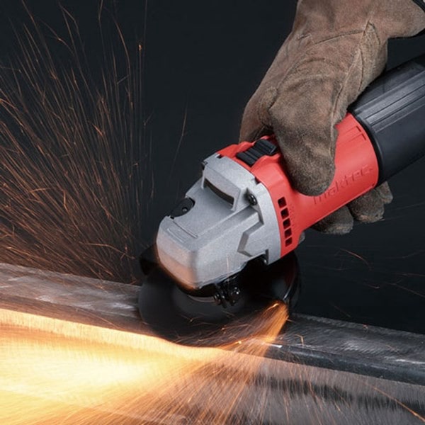 Máy cắt cầm tay Maktec tiện dụng